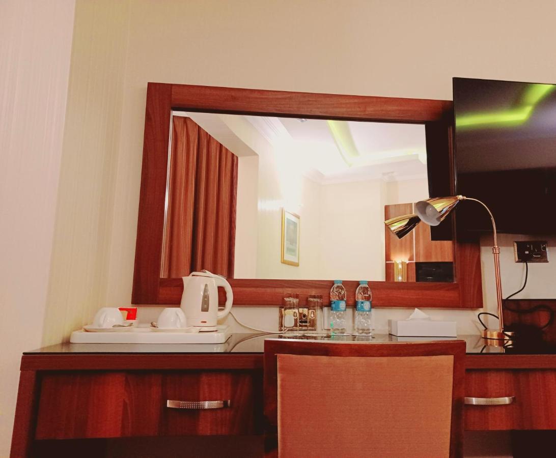 Royal Qatar Hotel Doha Bagian luar foto