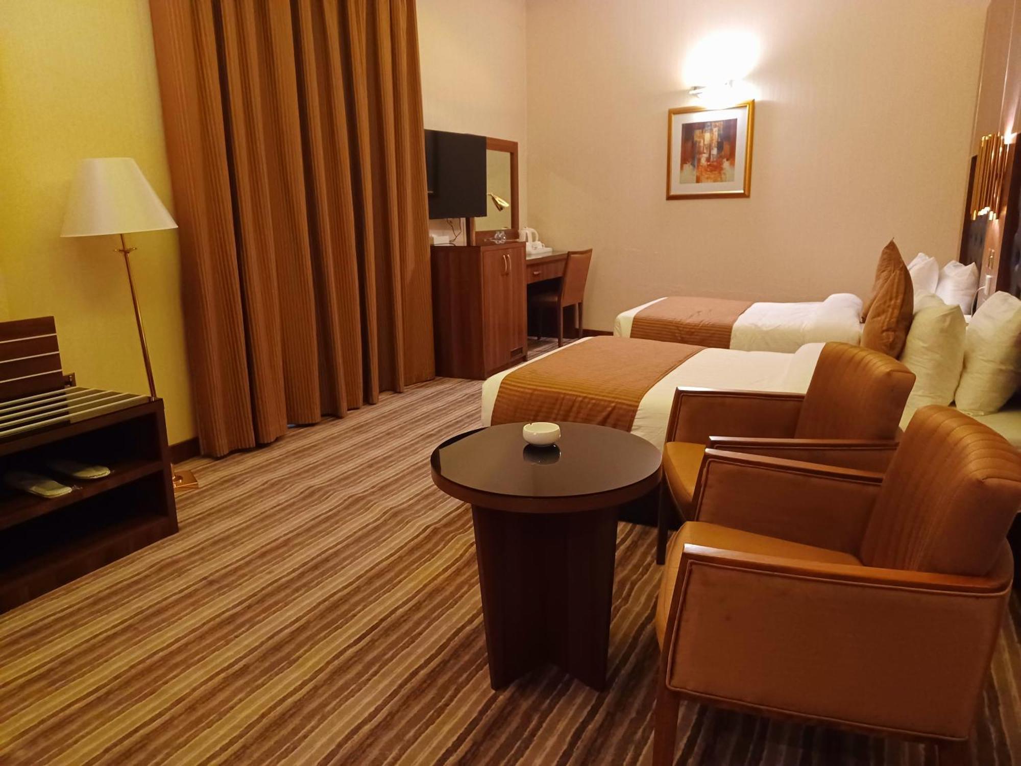 Royal Qatar Hotel Doha Bagian luar foto
